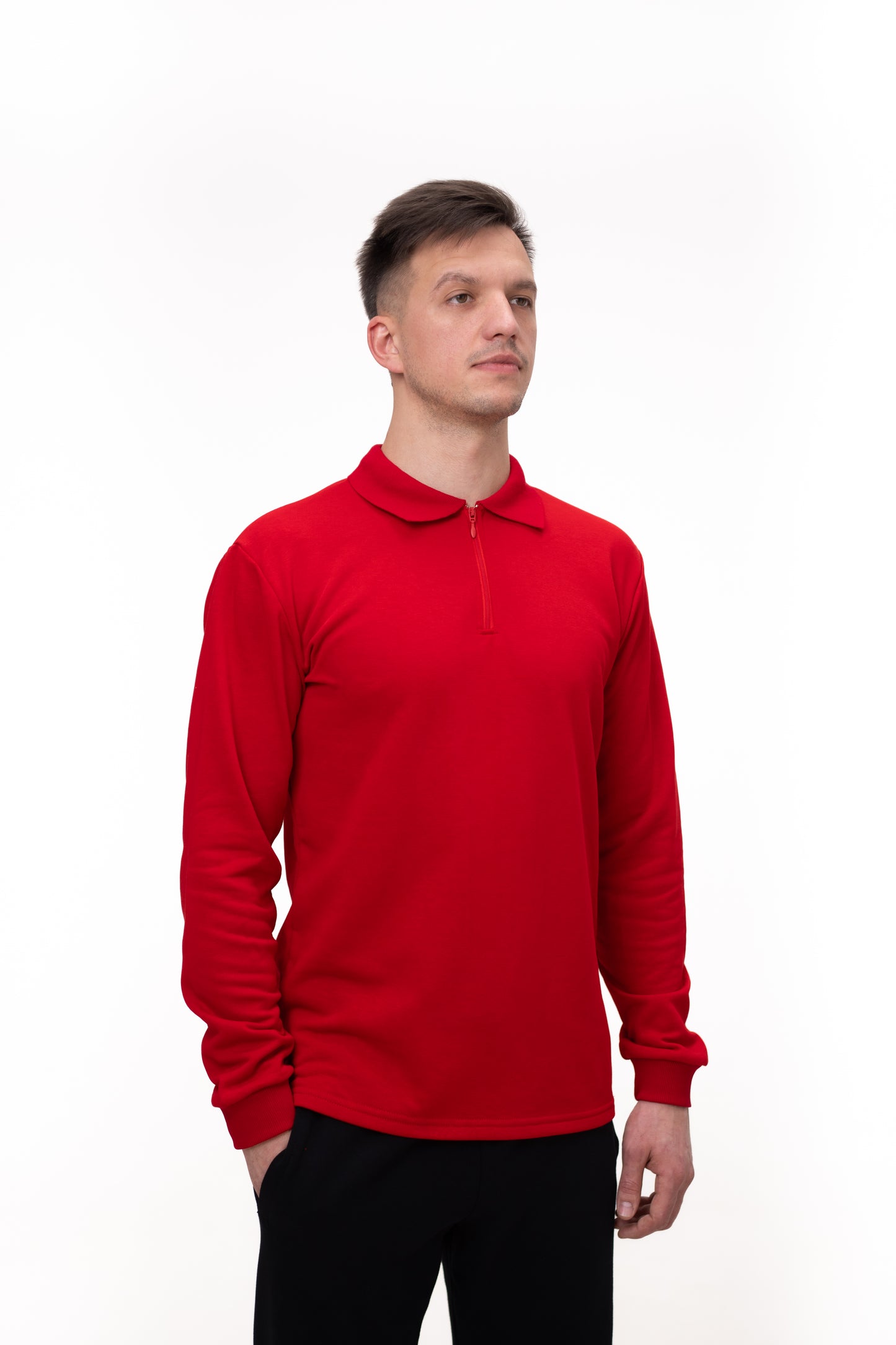 Hanorac Polo roșu Almam Fashion, design clasic cu fermuar pe mijloc și guleraș, disponibil în mai multe dimensiuni.