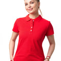 Tricou Polo roșu pentru femei – ideal pentru uniforme de echipă sau activități promoționale