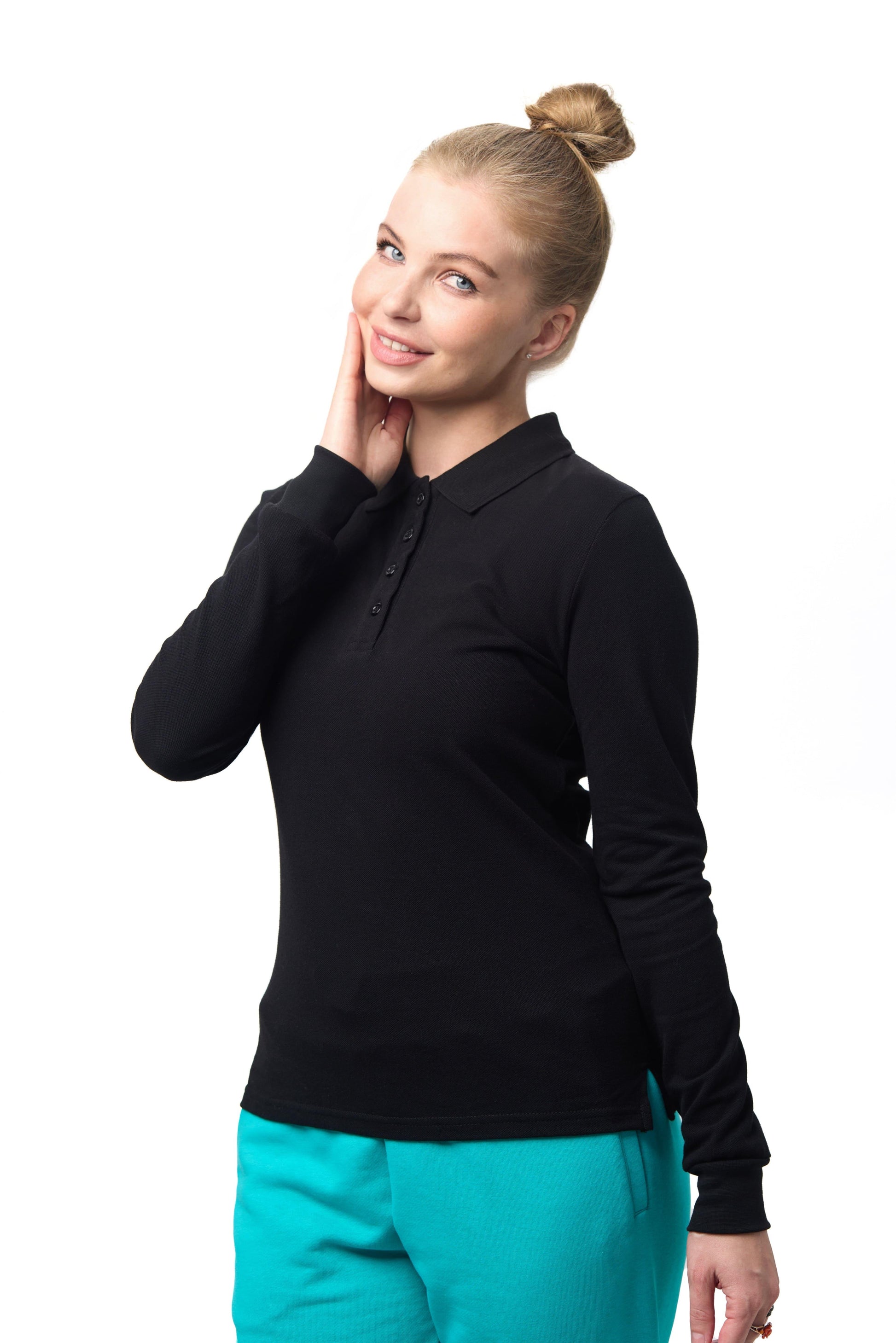 Tricou clasic Polo damă negru – fabricat în Republica Moldova, potrivit pentru uniforme sau purtare casual