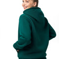 Costum sportiv verde închis damă – hanorac cu fermoar și pantaloni comozi, ideal pentru uniforme personalizate