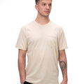 Tricou clasic bej, perfect pentru personalizare și uniforme personalizate.
