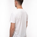 Tricou clasic alb pentru bărbați , vederea din spate. Haine la preț angro