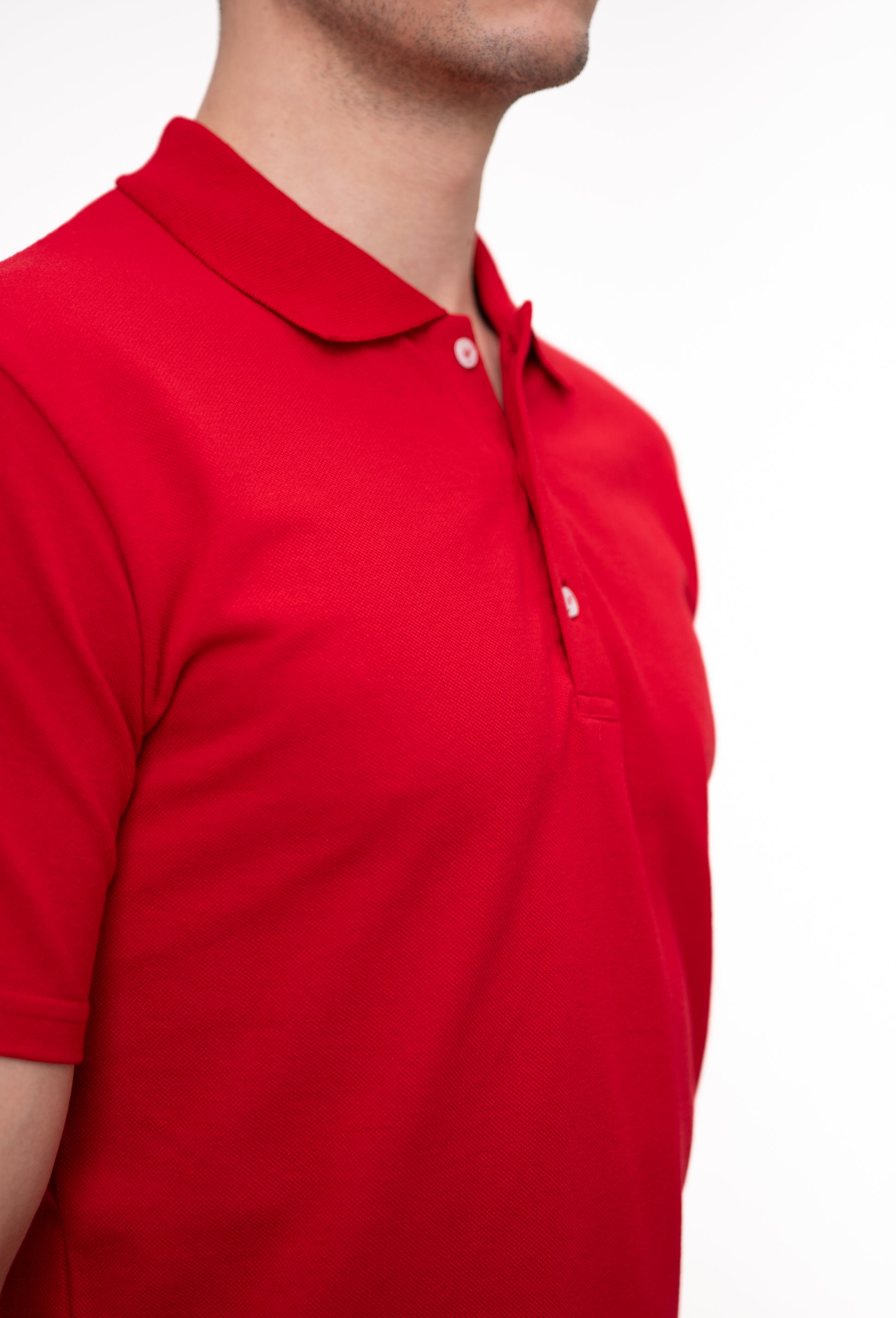 Tricou polo roșu din bumbac 100%, ideal pentru personalizare prin broderie.