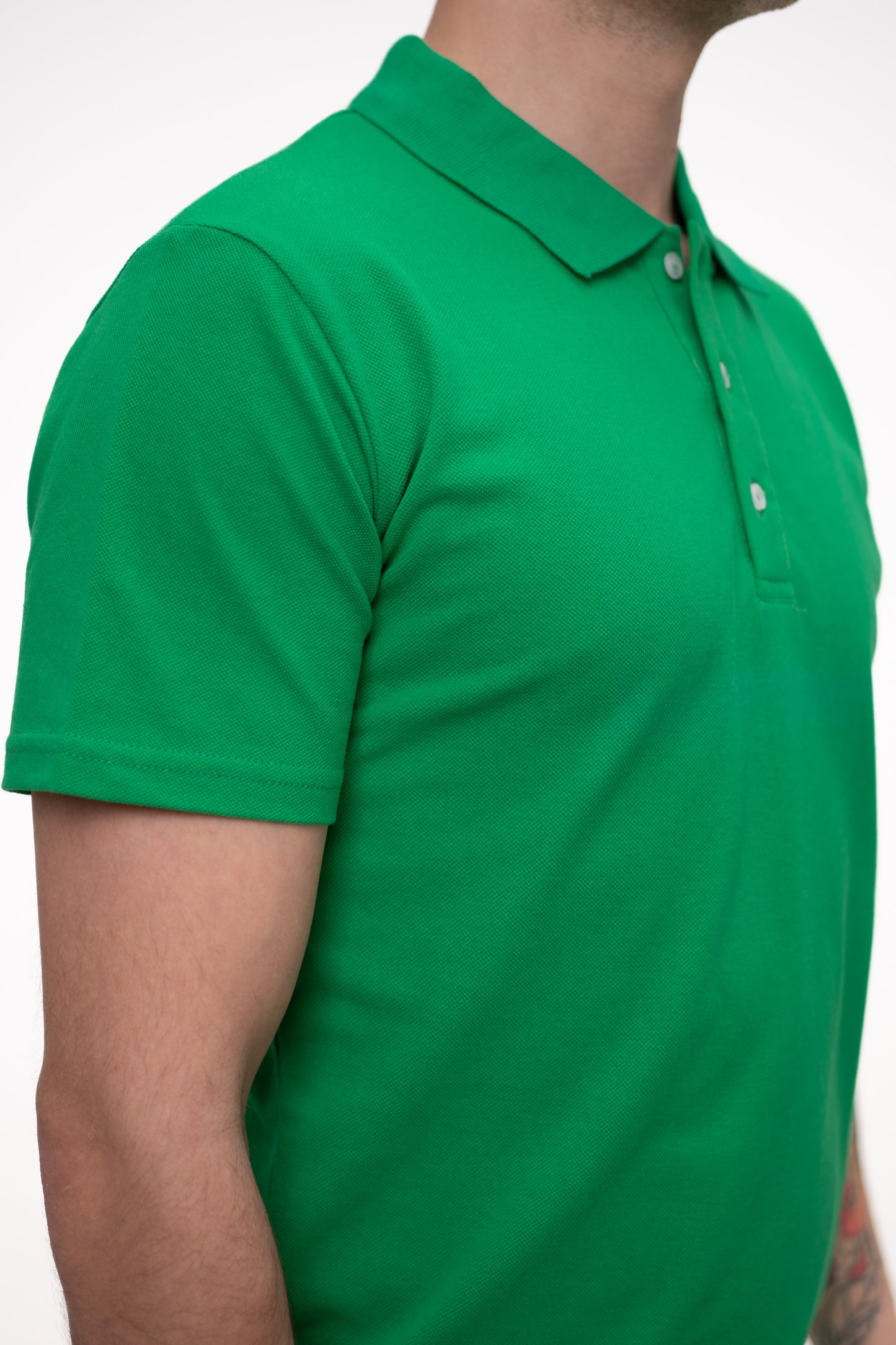 Tricou polo verde deschis, stil casual-sport, perfect pentru personalizare prin broderie sau imprimeu.