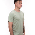 Tricou clasic verde deschis, model casual, ideal pentru evenimente și echipe.
